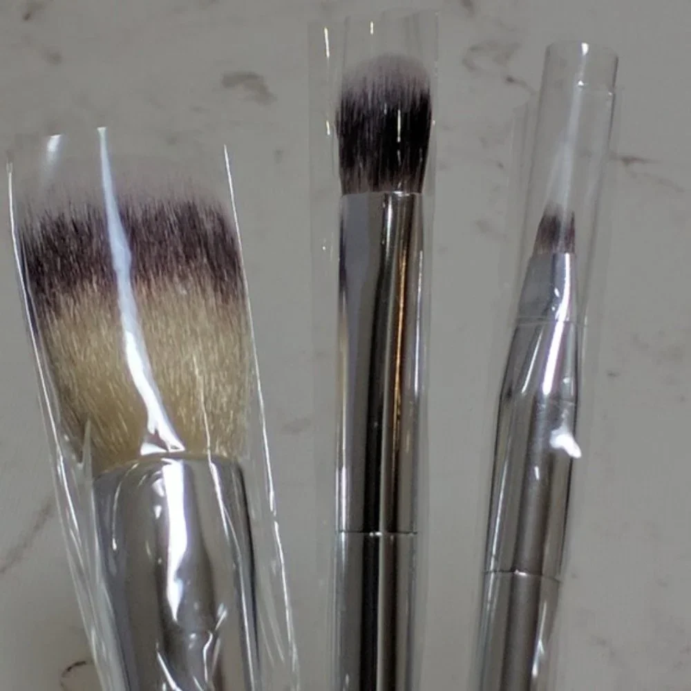 It Cosmetics for Ulta Travel Beautiful Basics Brush Set